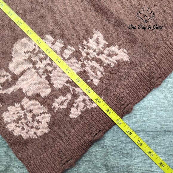 Maurices Long Sleeve V Neck Knit Sweater Size L - Picture 4 of 5